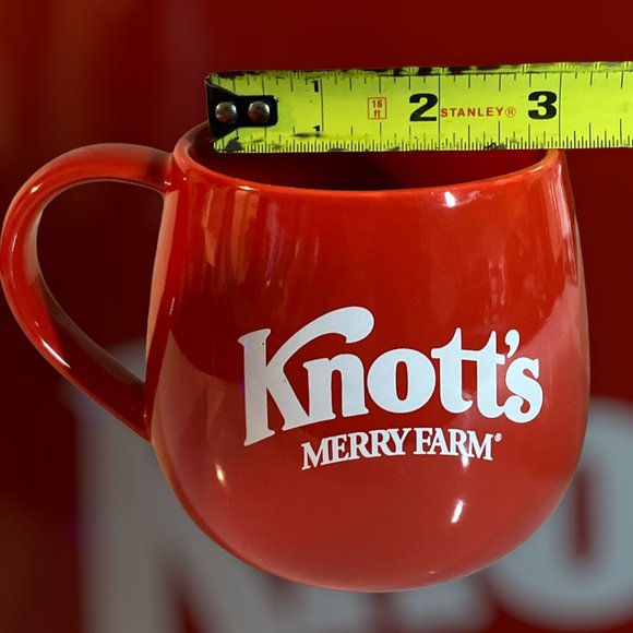 Knotts Merry Farm Etched Snowflake Red Christmas Ceramic Coffee Mug New - Picture 10 of 10